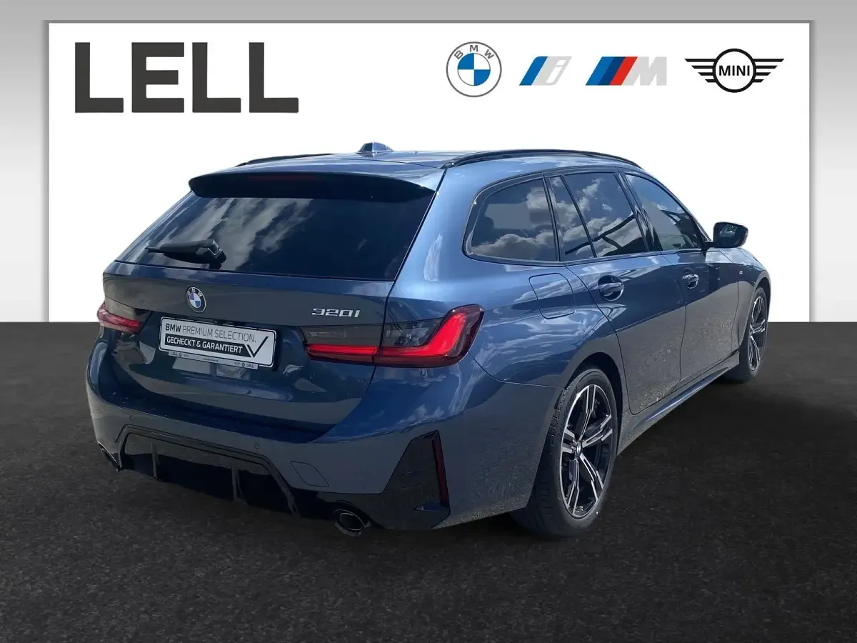 Gebraucht BMW 320 M Sport 184 PS (135 kW) 2025 Blau Kombi