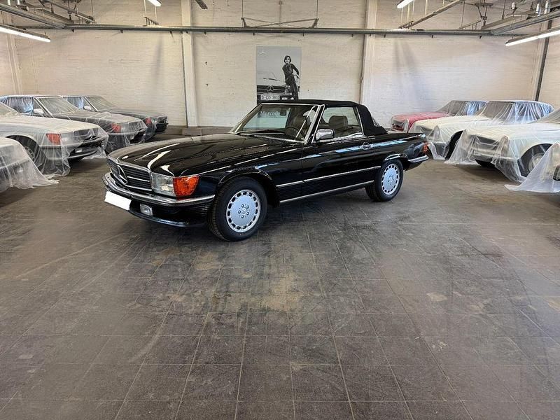 Gebraucht Mercedes 560 309 PS (227 kW) 1987 Schwarz Cabrio