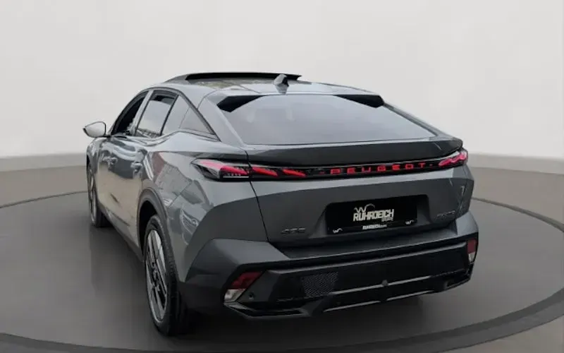 Neu Peugeot 408 GT 145 PS (106 kW) 2026 Grau SUV