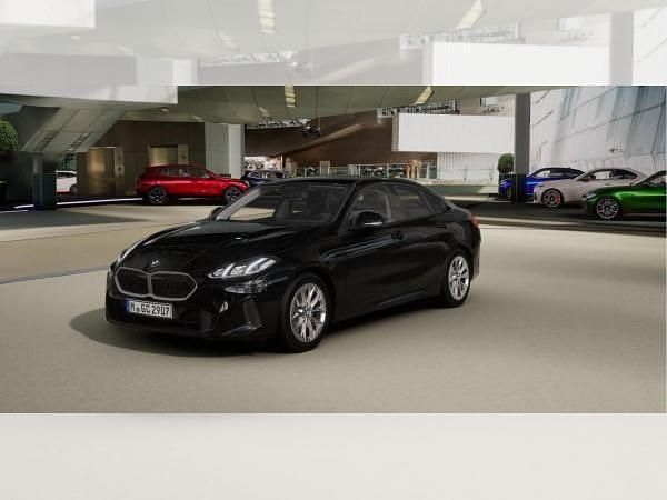 Schwarz (schwarz uni) Neu 2025 BMW 216 Shadowline Coupé | 28.971 € - Bild 1/4