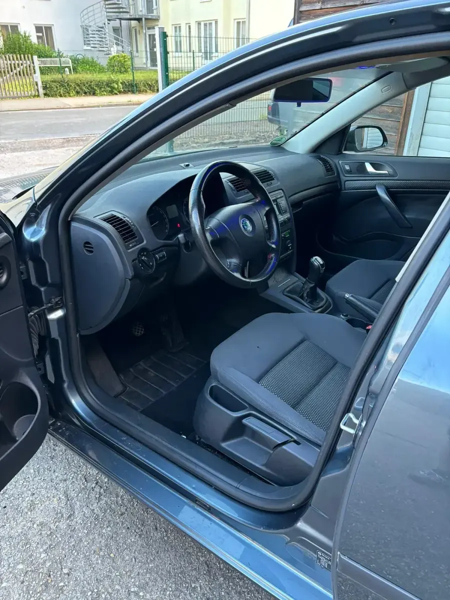 Gebraucht Skoda Octavia 105 PS (77 kW) 2006 Grau Limousine