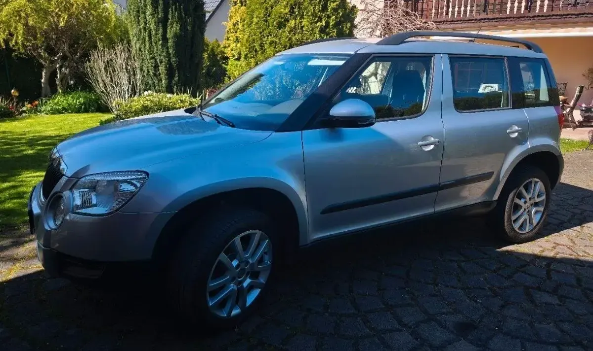 Gebraucht Skoda Yeti Active 122 PS (89 kW) 2013 Grau SUV
