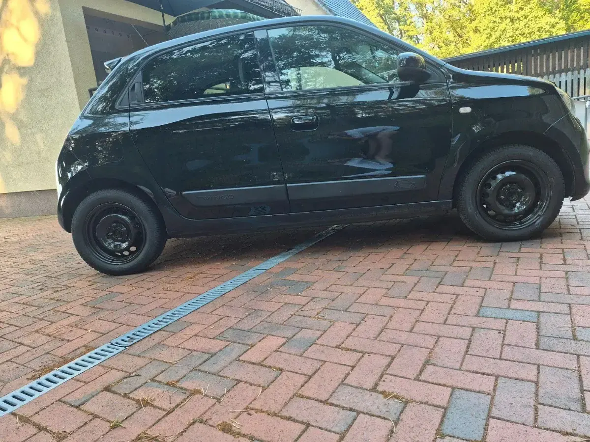 Gebraucht Renault Twingo Life 71 PS (52 kW) 2014 Schwarz Kleinwagen