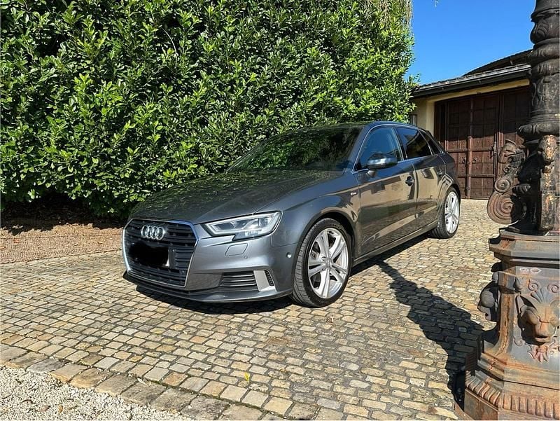 Grau Gebraucht 2018 Audi A3 S-Line Kleinwagen | 17.499 € (Guter Preis) - Bild 1/4
