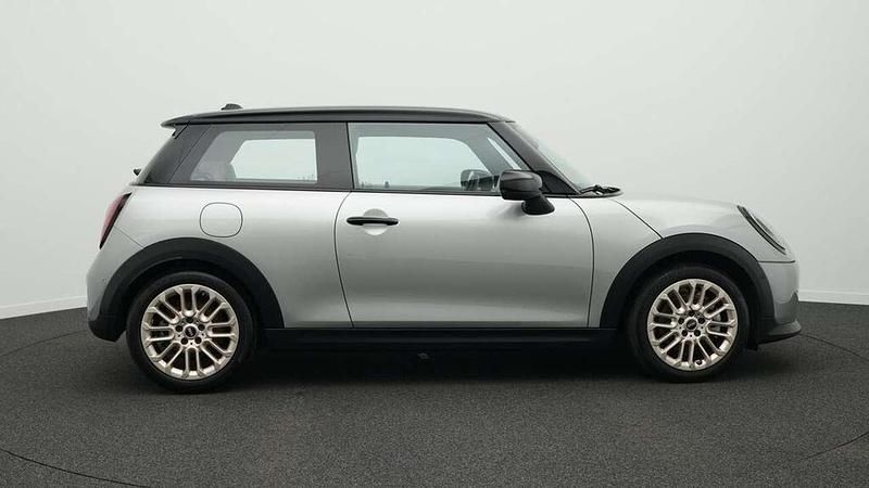 Gebraucht Mini Cooper Favoured 156 PS (114 kW) 2024 Grau Kleinwagen