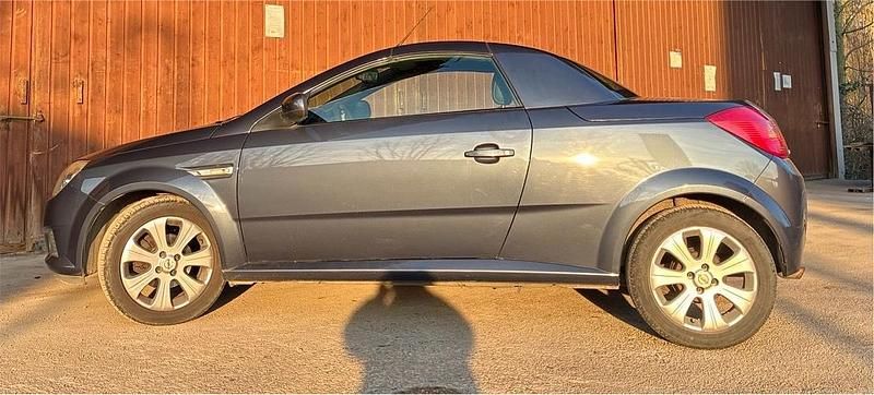 Gebraucht Opel Tigra 90 PS (66 kW) 2009 Grau Cabrio