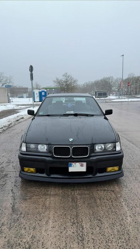 Gebraucht 1993 BMW 318 Basis Limousine | 3.399 € - Bild 1/4