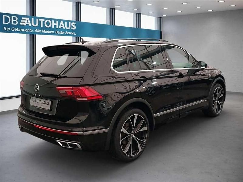 Gebraucht VW Tiguan R-line 150 PS (110 kW) 2023 Schwarz SUV