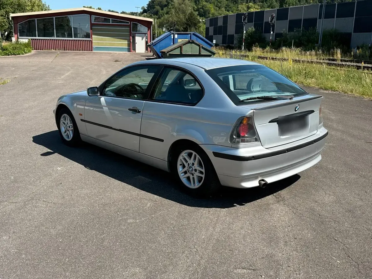 Gebraucht BMW 316 116 PS (85 kW) 2002 Silber Coupé
