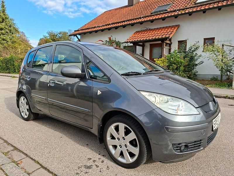 Grau Gebraucht 2004 Mitsubishi Colt Instyle Van / Kleinbus | 4.950 € (Teuer) - Bild 1/4