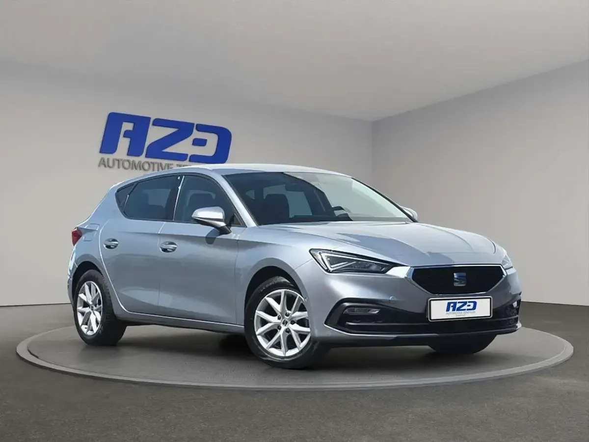 Gebraucht Seat Leon Style 150 PS (110 kW) 2024 "urban" silber Limousine