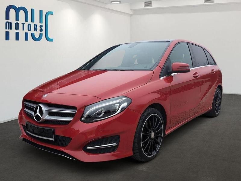 Rot Gebraucht 2016 Mercedes B200 Urban Van / Kleinbus | 17.795 € (Fairer Preis) - Bild 1/4