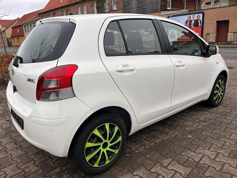 Gebraucht Toyota Yaris 70 PS (51 kW) 2011 Kleinwagen