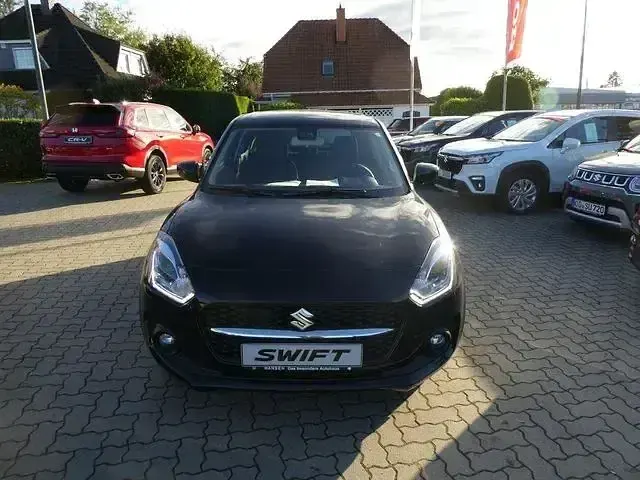 Gebraucht Suzuki Swift Comfort 83 PS (61 kW) 2023 Super black pearl metallic (metallic) Kleinwagen