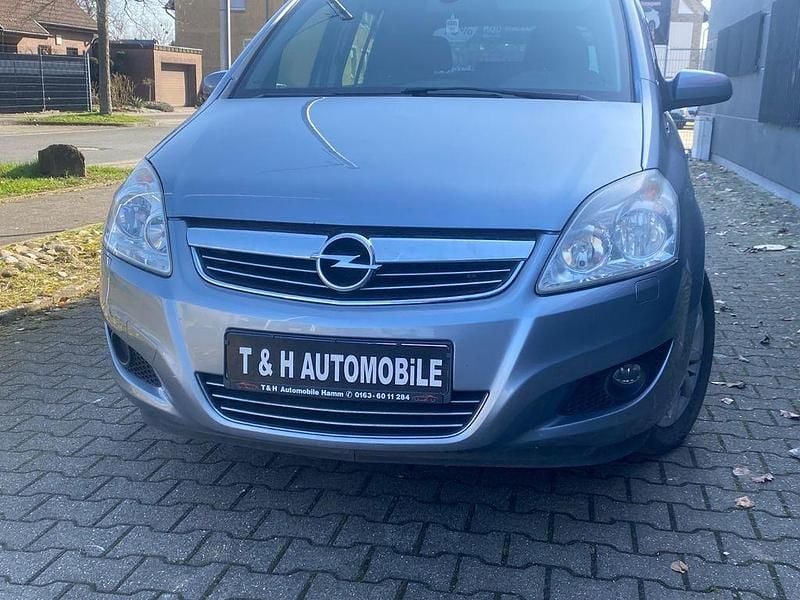 Gebraucht Opel Zafira Edition 94 PS (69 kW) 2008 Silber Van / Kleinbus