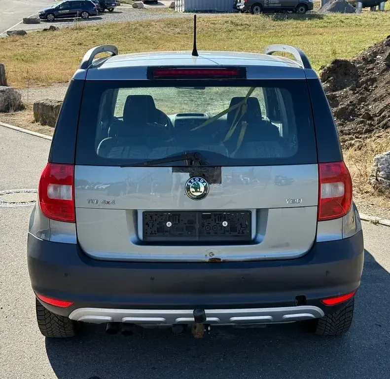 Gebraucht Skoda Yeti 110 PS (80 kW) 2013 Grau SUV
