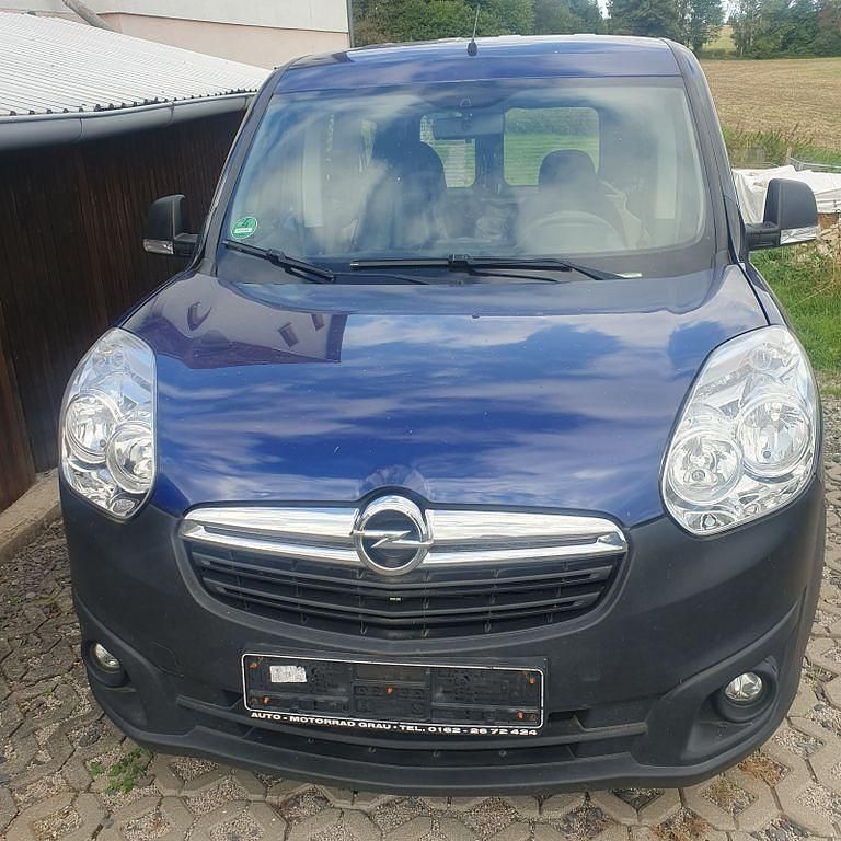 Blau Gebraucht 2014 Opel Combo Van / Kleinbus | 3.950 € - Bild 1/4