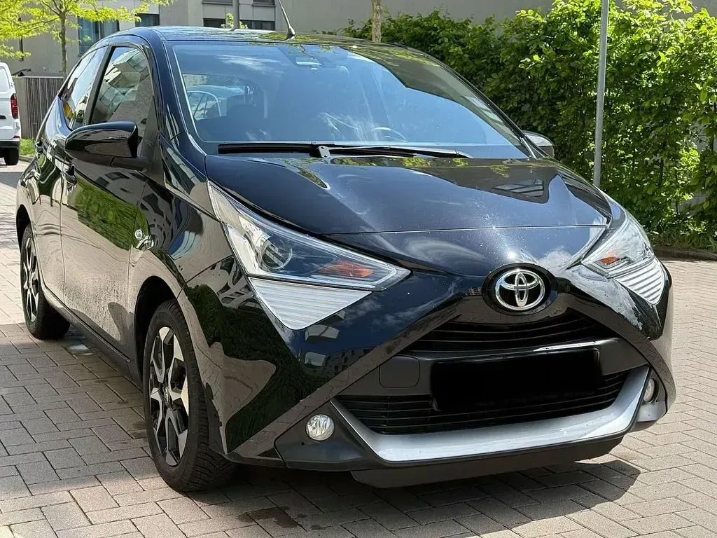 Gebraucht Toyota Aygo X-play 72 PS (52 kW) 2021 Schwarz Kleinwagen