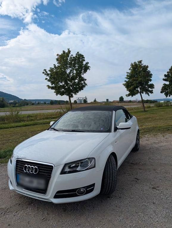 Weiß Gebraucht 2011 Audi A3 Cabriolet Sport Cabrio | 11.900 € - Bild 1/4