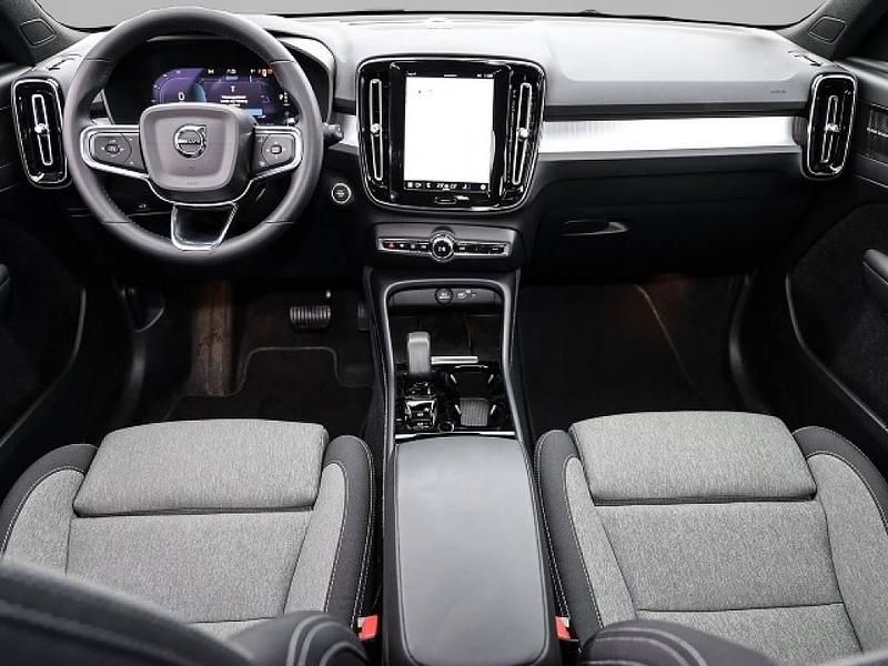 Gebraucht Volvo XC40 Plus 163 PS (119 kW) 2023 Weiß SUV