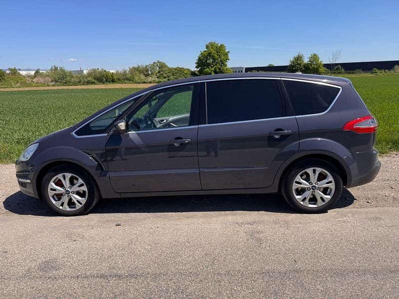 Blau Gebraucht 2013 Ford S-MAX Titanium S Van / Kleinbus | 10.250 € (Fairer Preis) - Bild 1/4
