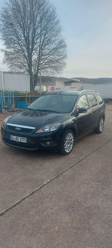 Rot Gebraucht 2008 Ford Focus Ambiente Kombi | 2.900 € (Fairer Preis) - Bild 1/4