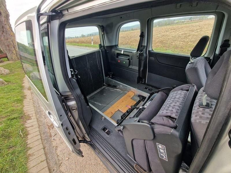 Gebraucht Mercedes Vaneo 91 PS (66 kW) 2004 Silber Van / Kleinbus