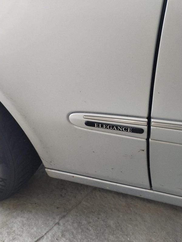 Gebraucht Mercedes E200 Elegance 163 PS (119 kW) 2005 Silber Limousine