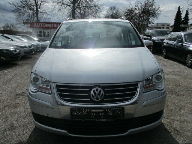 Gebraucht VW Touran Trendline 140 PS (102 kW) 2010 Silber metallic Van / Kleinbus