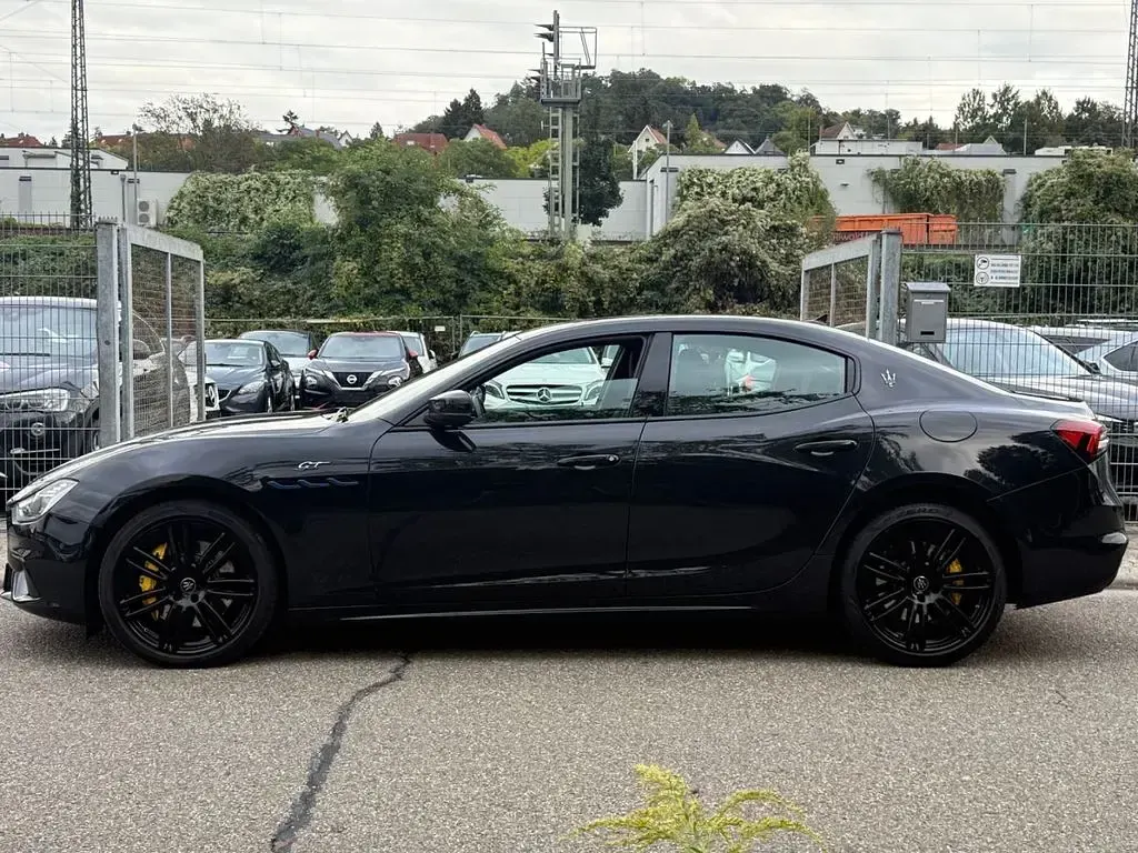 Gebraucht Maserati Ghibli GT 330 PS (242 kW) 2022 Schwarz Limousine