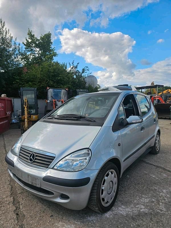 Silber Gebraucht 2003 Mercedes A160 Limousine | 500 € (Superpreis) - Bild 1/4