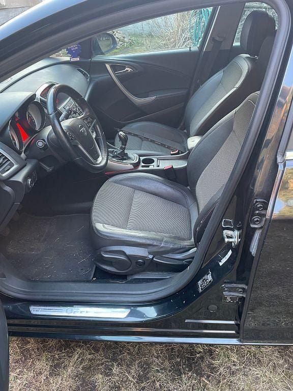 Gebraucht Opel Astra Exklusiv 140 PS (102 kW) 2014 Schwarz Kombi