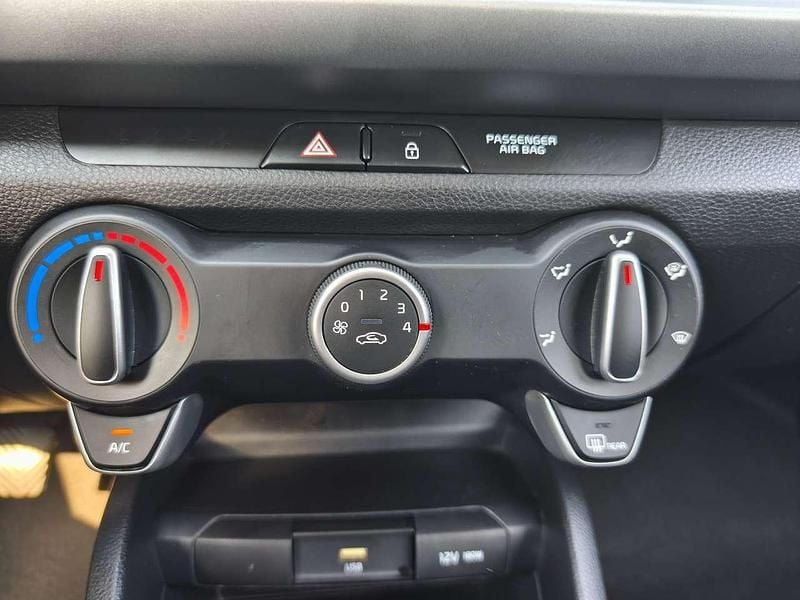 Gebraucht Kia Rio Edition 7 84 PS (61 kW) 2021 Grau Limousine