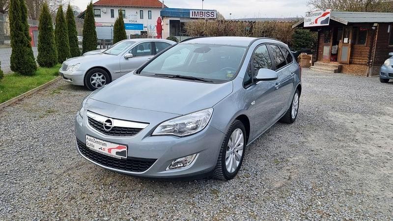 Gebraucht Opel Astra Design Edition 116 PS (85 kW) 2011 Silber Kombi