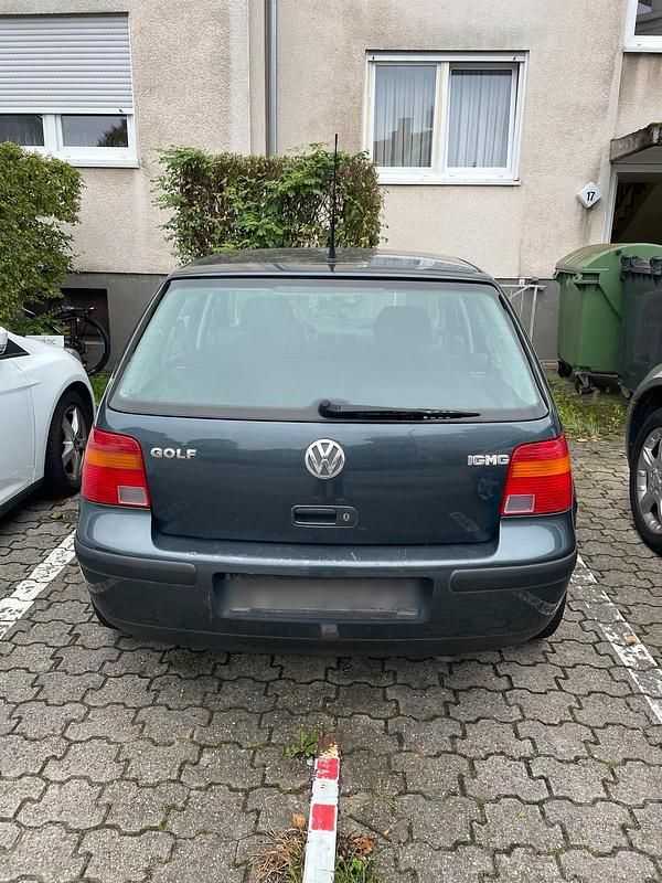 Grau Gebraucht 2002 VW Golf IV Limousine | 1.500 € (Fairer Preis) - Bild 1/4