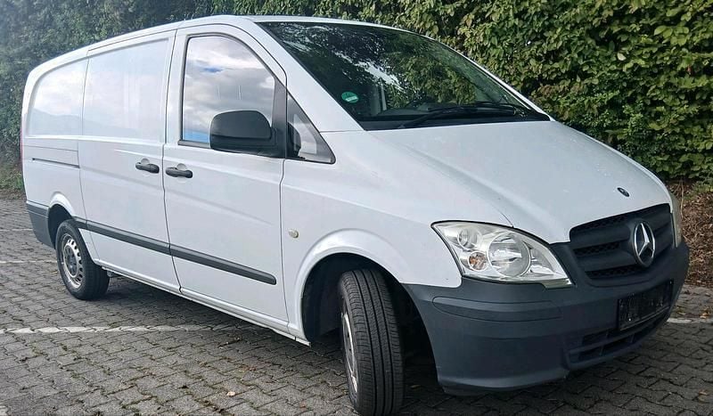 Weiß Gebraucht 2013 Mercedes Vito Van / Kleinbus | 5.600 € (Superpreis) - Bild 1/4