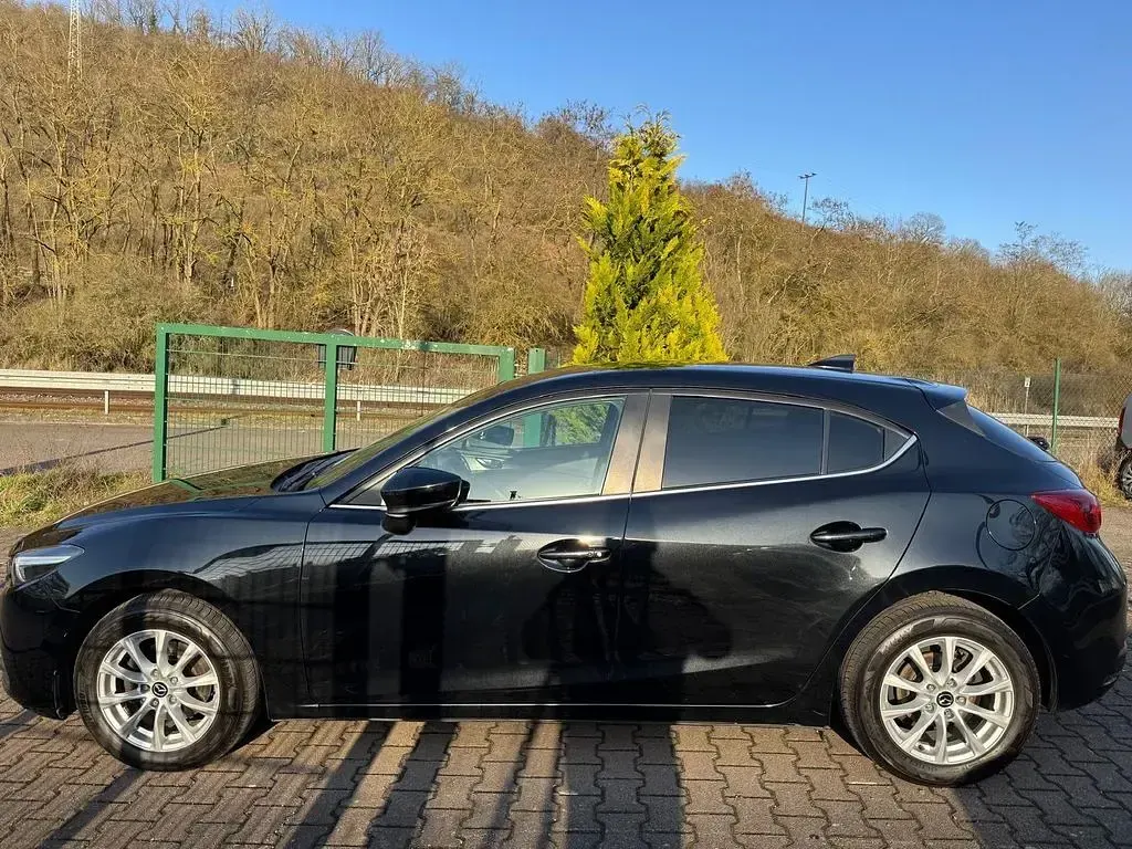 Gebraucht Mazda 3 Signature 120 PS (88 kW) 2018 Schwarz Kleinwagen