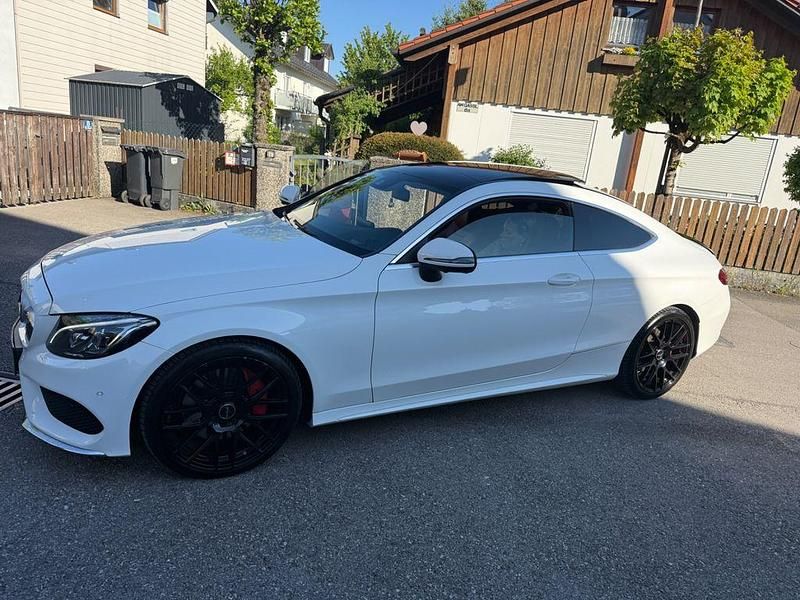 Gebraucht Mercedes C250 AMG line 211 PS (155 kW) 2016 Weiß Coupé