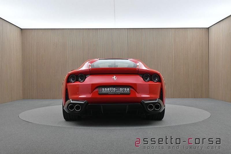Second-hand Ferrari 812 799 CP (587 kW) 2019 Roșu
