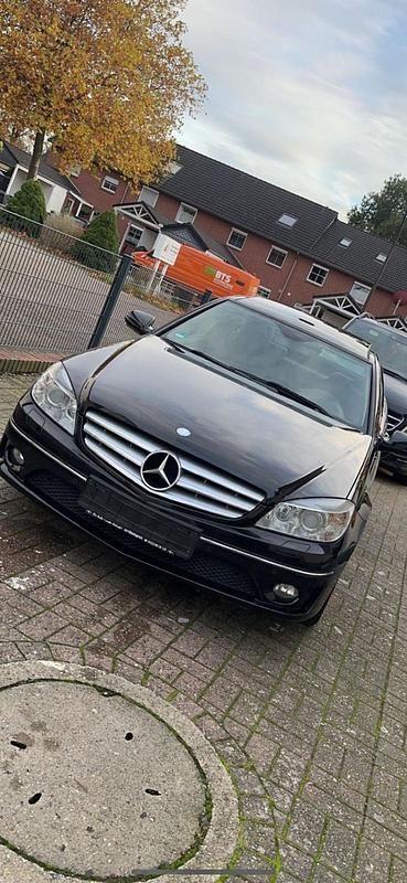 Schwarz Gebraucht 2010 Mercedes 220 Coupé | 4.950 € - Bild 1/4