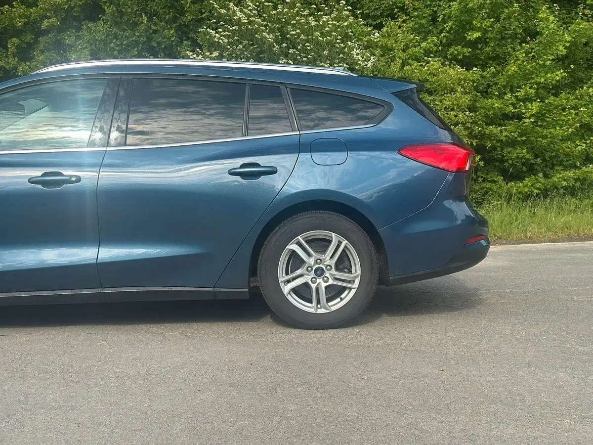 Gebraucht Ford Focus Titanium 190 PS (139 kW) 2020 Blau Kombi