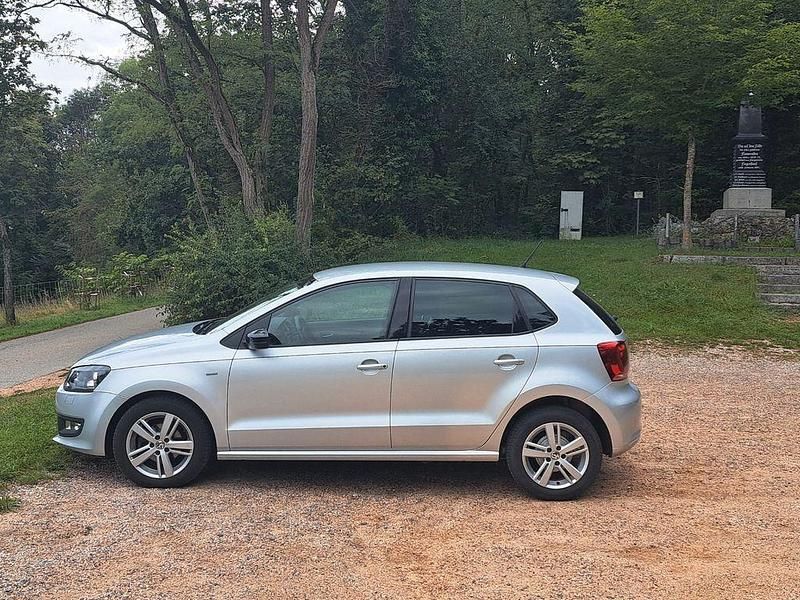 Gebraucht VW Polo Match 69 PS (50 kW) 2013 Silber Kleinwagen