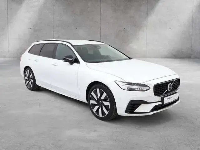 Używany Volvo V90 Plus 398 KM (292 kW) 2025 Biały Kombi