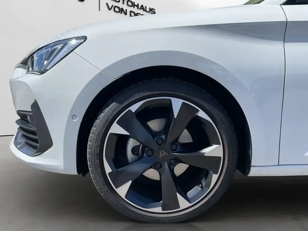 Gebraucht Cupra Leon 150 PS (110 kW) 2023 Weiß Kombi