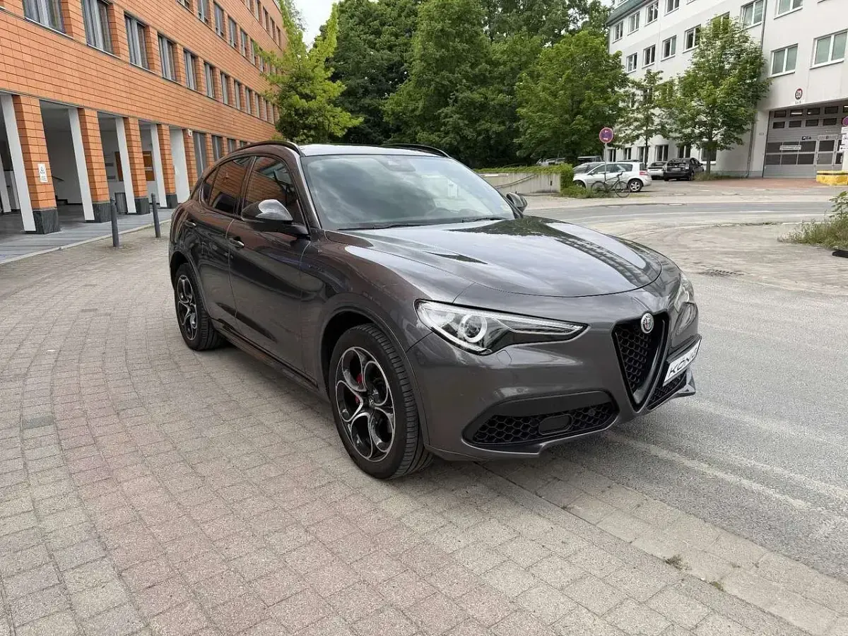 Gebraucht Alfa Romeo Stelvio 280 PS (205 kW) 2022 Silber SUV