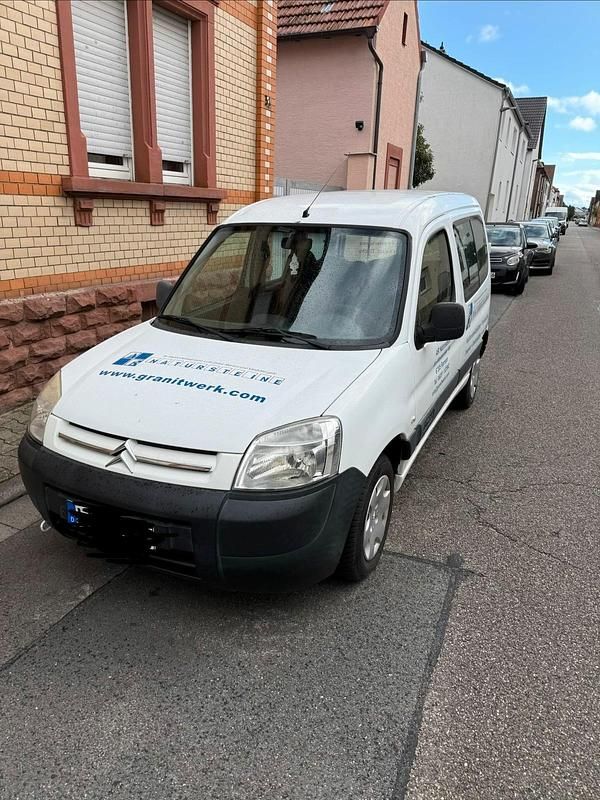 Weiß Gebraucht 2007 Citroën Berlingo Van / Kleinbus | 2.350 € (Fairer Preis) - Bild 1/4