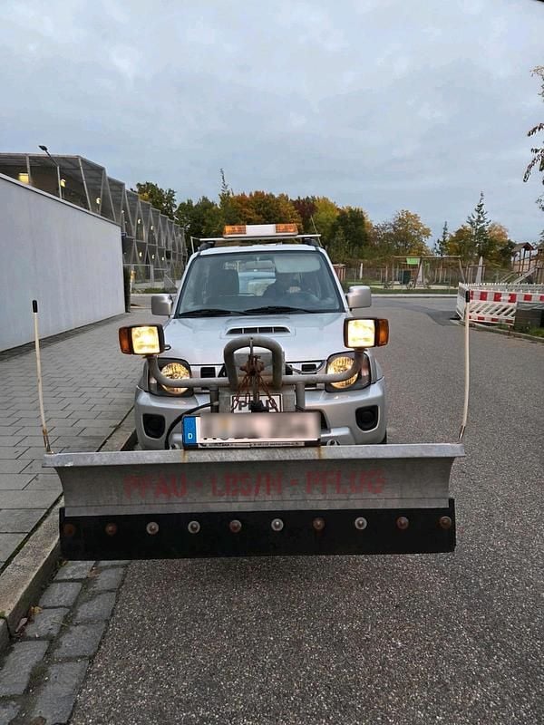 Silber Gebraucht 2015 Suzuki Jimny SUV | 17.800 € (Teuer) - Bild 1/4