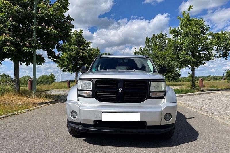 Grau Gebraucht 2007 Dodge Nitro SUV | 7.900 € (Etwas zu teuer) - Bild 1/4