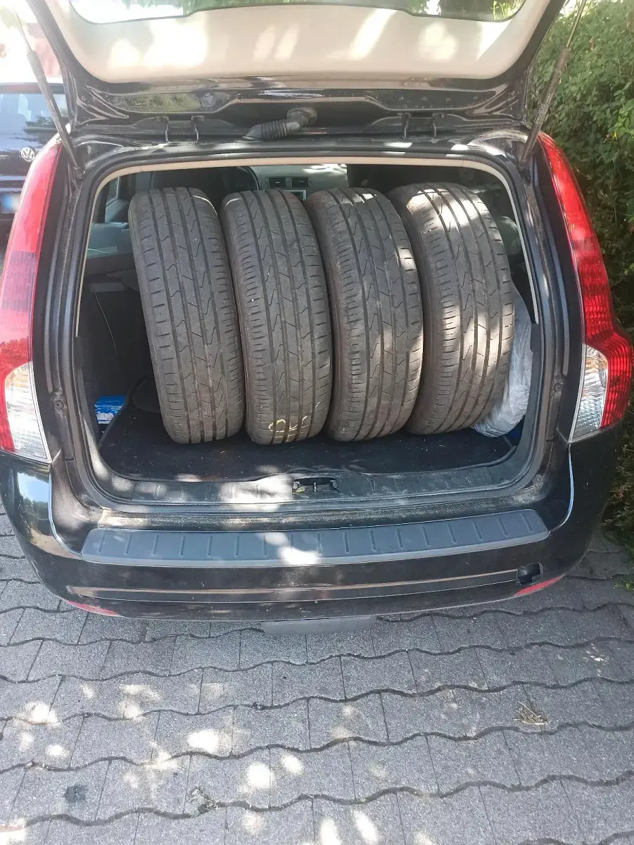 Gebraucht Volvo V50 109 PS (80 kW) 2010 Schwarz Kombi