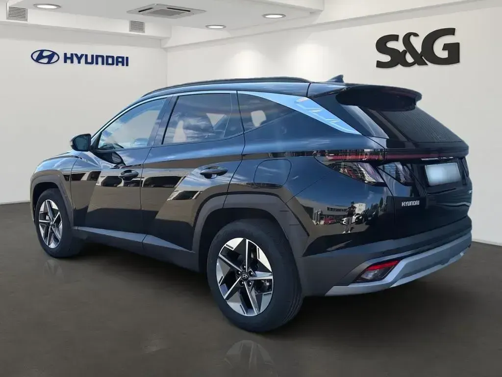 Neu Hyundai Tucson Trend 150 PS (110 kW) 2026 Met (schwarz SUV